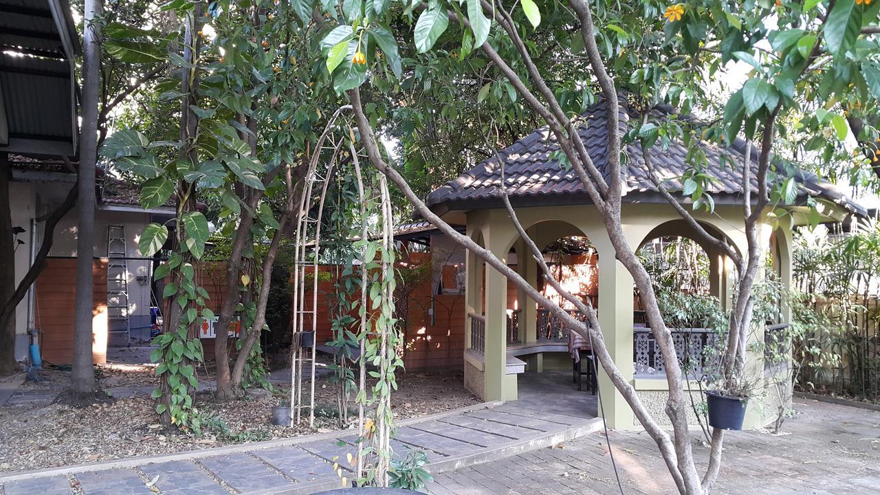 Coc Guest House & Hostel Чиангмай Екстериор снимка