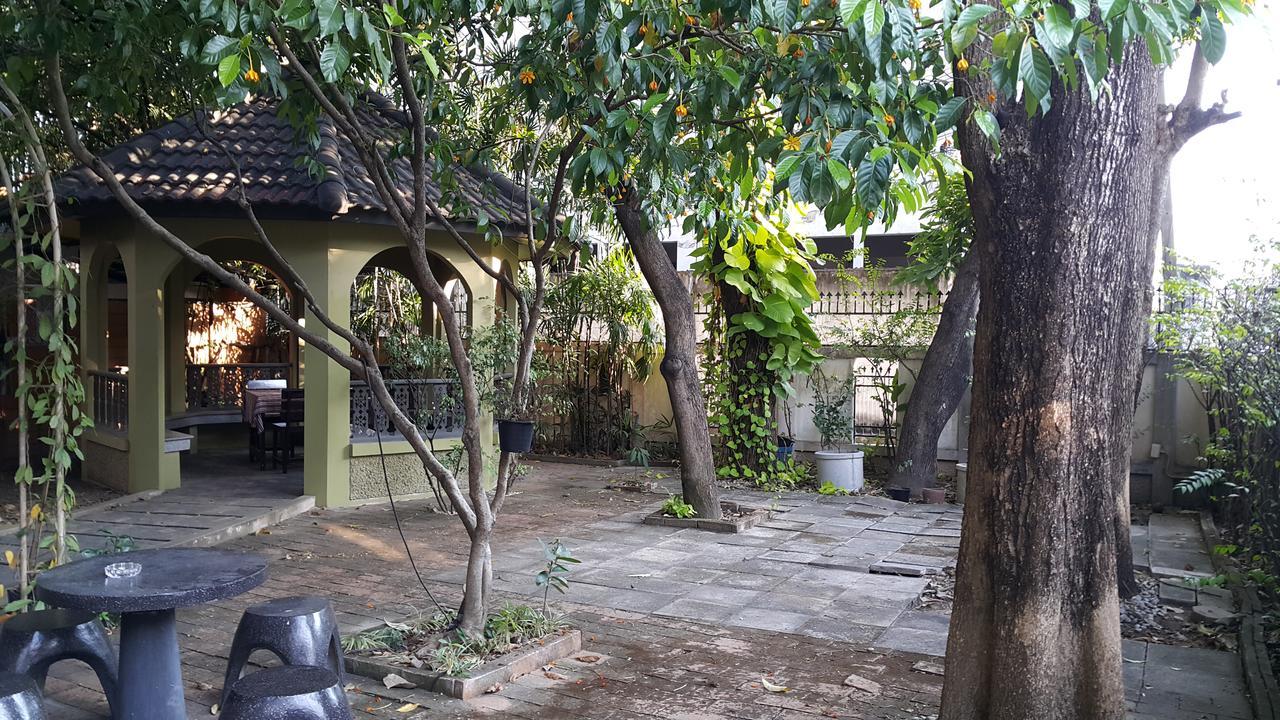 Coc Guest House & Hostel Чиангмай Екстериор снимка