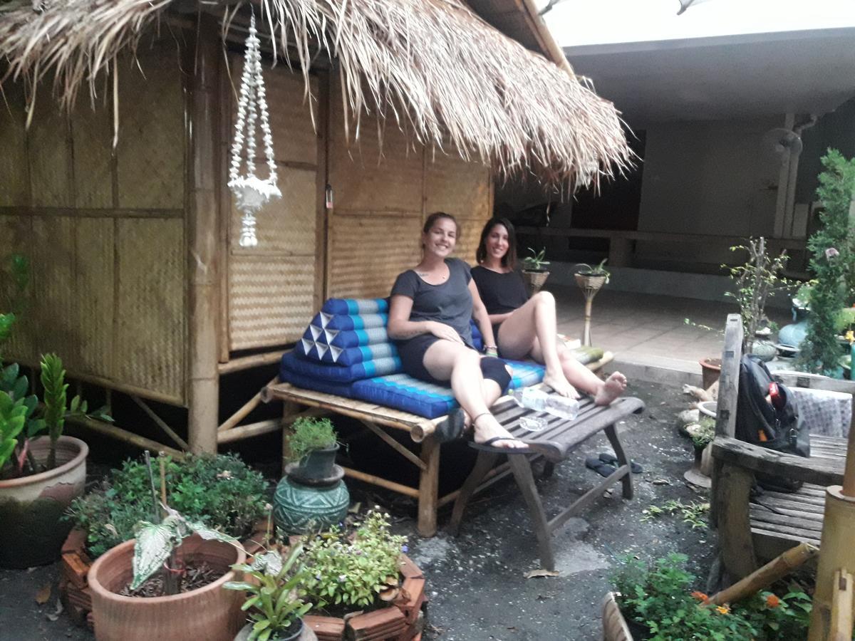 Coc Guest House & Hostel Чиангмай Екстериор снимка