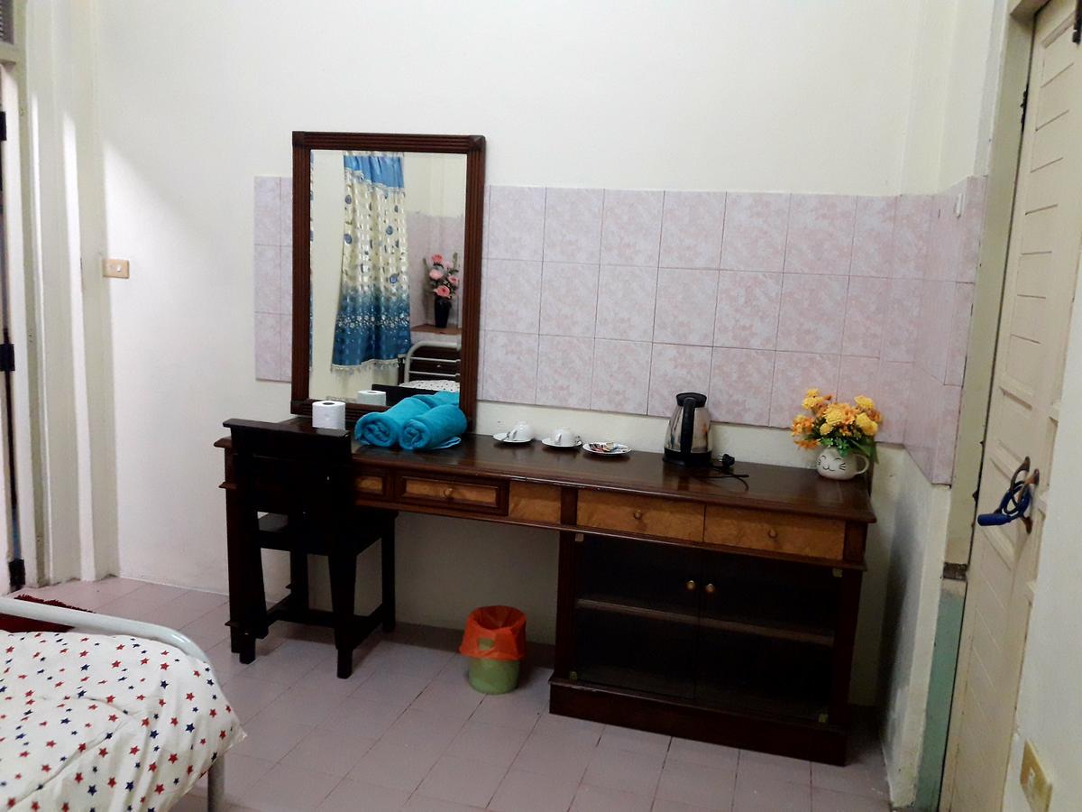 Coc Guest House & Hostel Чиангмай Екстериор снимка